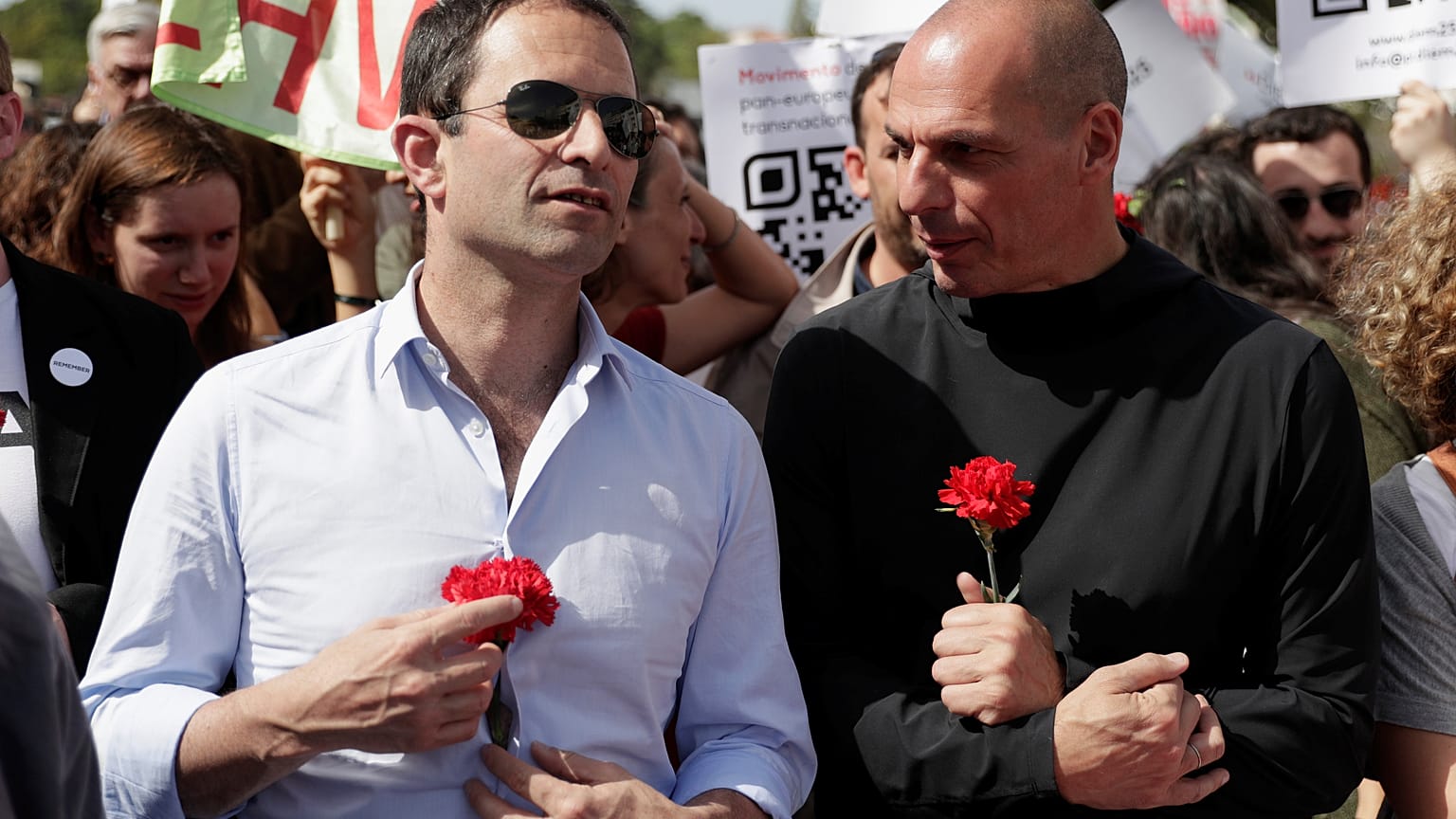 Επίθεση Βαρουφάκη κατά ΣΥΡΙΖΑ από την Πορτογαλία