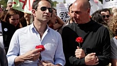 Επίθεση Βαρουφάκη κατά ΣΥΡΙΖΑ από την Πορτογαλία