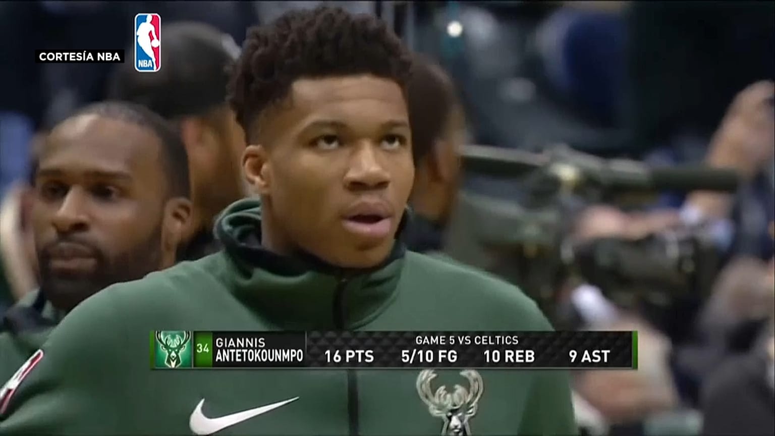 Antetokounmpo lleva a los Bucks a su séptimo partido contra los Celtics