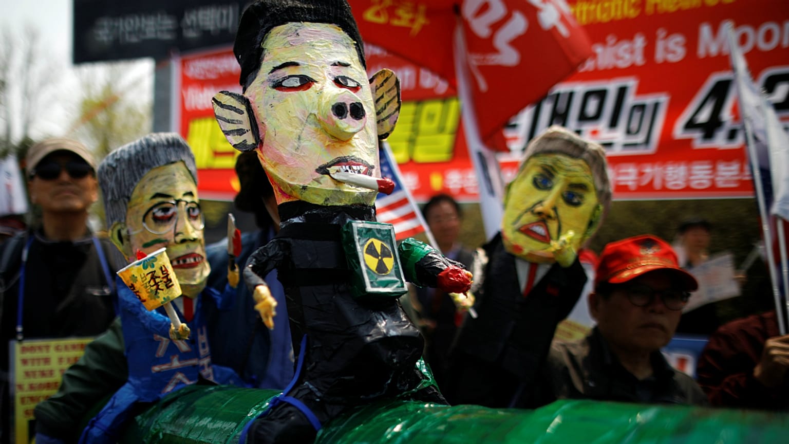 Caricaturas e cartazes contra Pyonyang num protesto em Paju