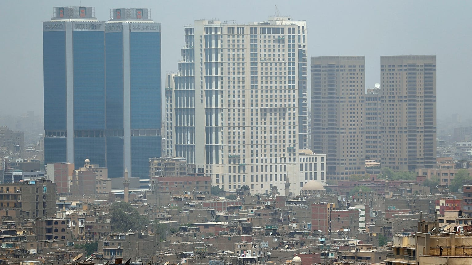 مصر تتخذ إجراءات في حق مسؤولين بعد أزمة أمطار القاهرة الجديدة 