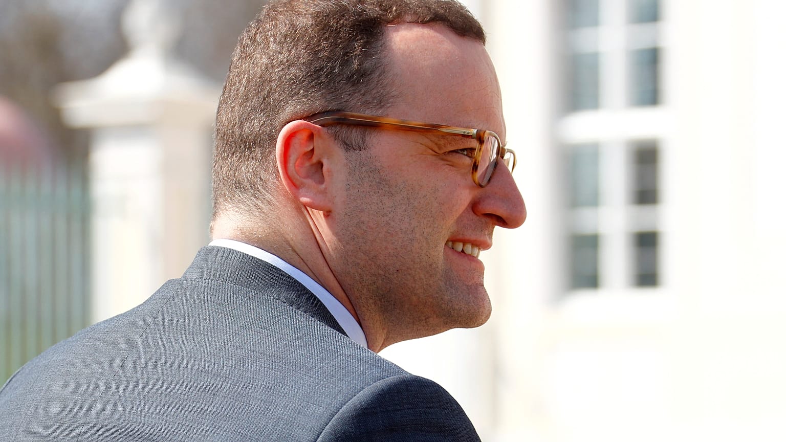 Jens Spahn sagt NEIN zur Petition, gibt aber zu: "Schwierig von Hartz IV zu leben"