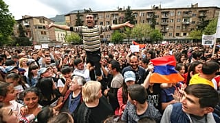 Ermenistan'da muhalifler yine sokakta