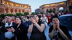 Gösterilerle sarsılan Ermenistan'da hayat normale dönüyor