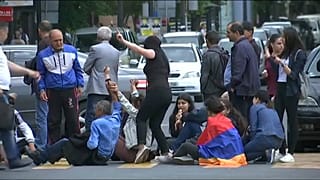 Ermenistan'da sular durulmuyor