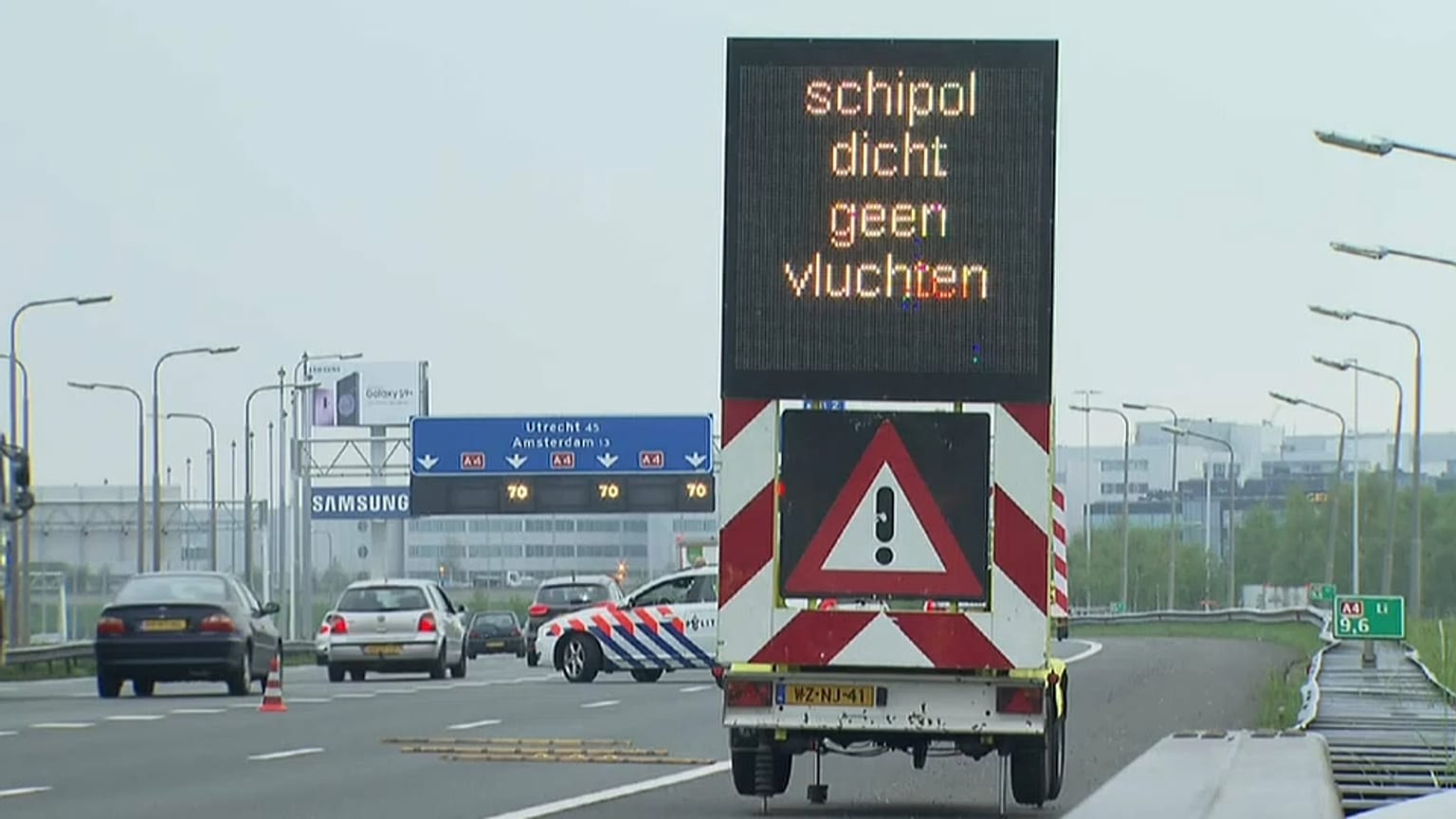 Schiphol'de uçuşlar felce uğradı