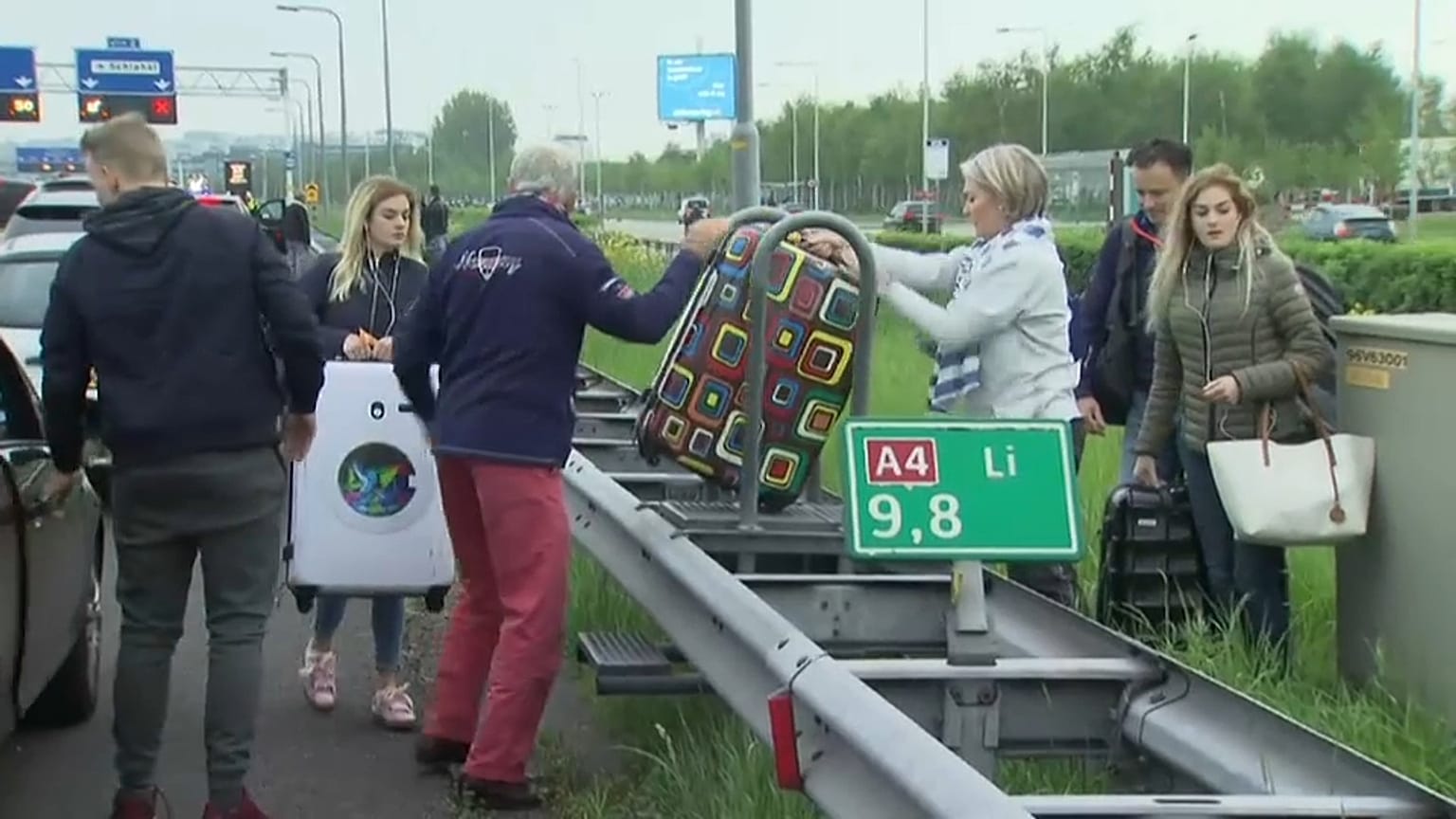 Vuelos cancelados y retrasos en el aeropuerto de Ámsterdam-Schiphol