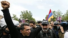 Pashinyan assume-se como "o candidato do povo" e pode ser o eleito