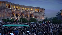 Örményország a tüntetők kezében