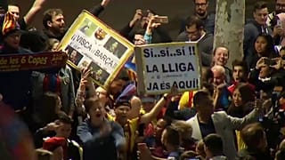La fiesta de la afición culé en Canaletas