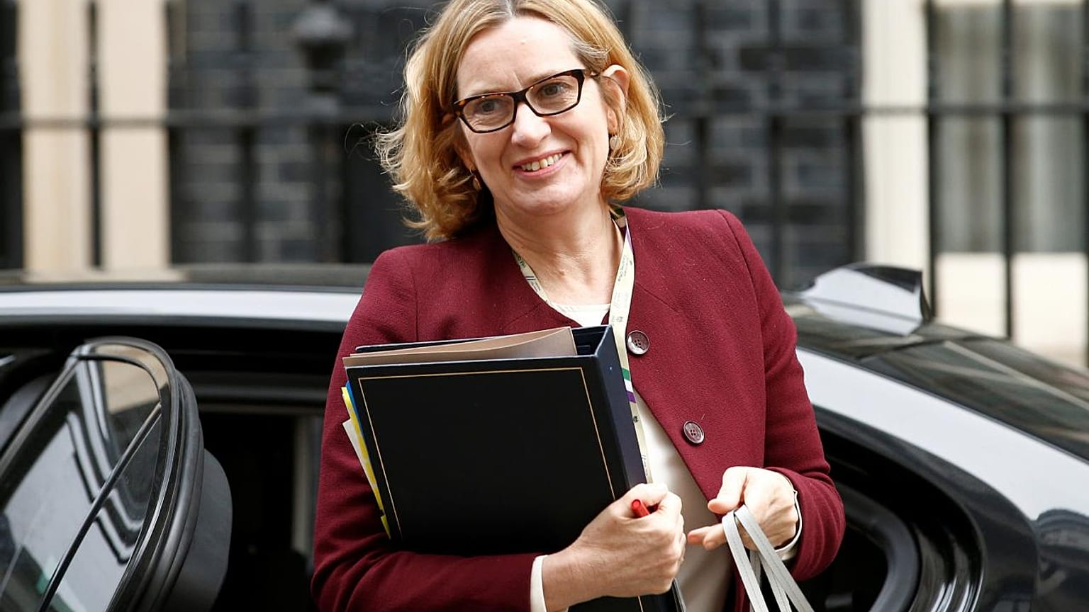 Theresa May aceita demissão da ministra do Interior