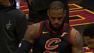James lleva a los Cavaliers a las semifinales de conferencia