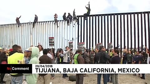 La caravana de migrantes centroamericanos llega a la frontera con EEUU