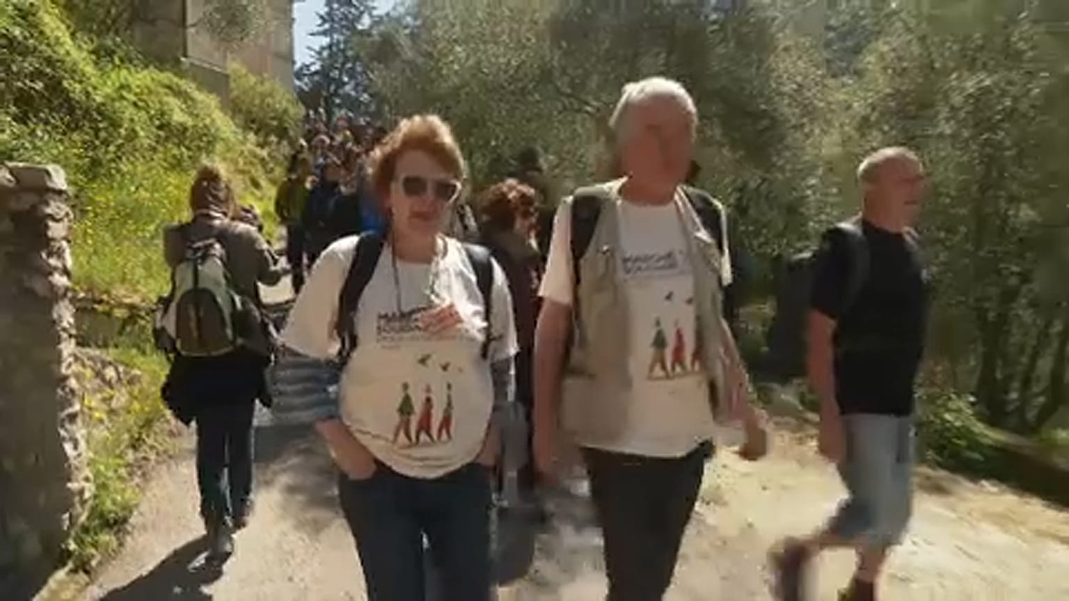 Menet indult a menekültekért