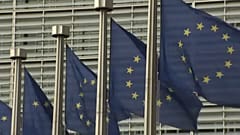 fundos de coesão - imagens das bandeiras da União Europeia
