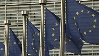 fundos de coesão - imagens das bandeiras da União Europeia
