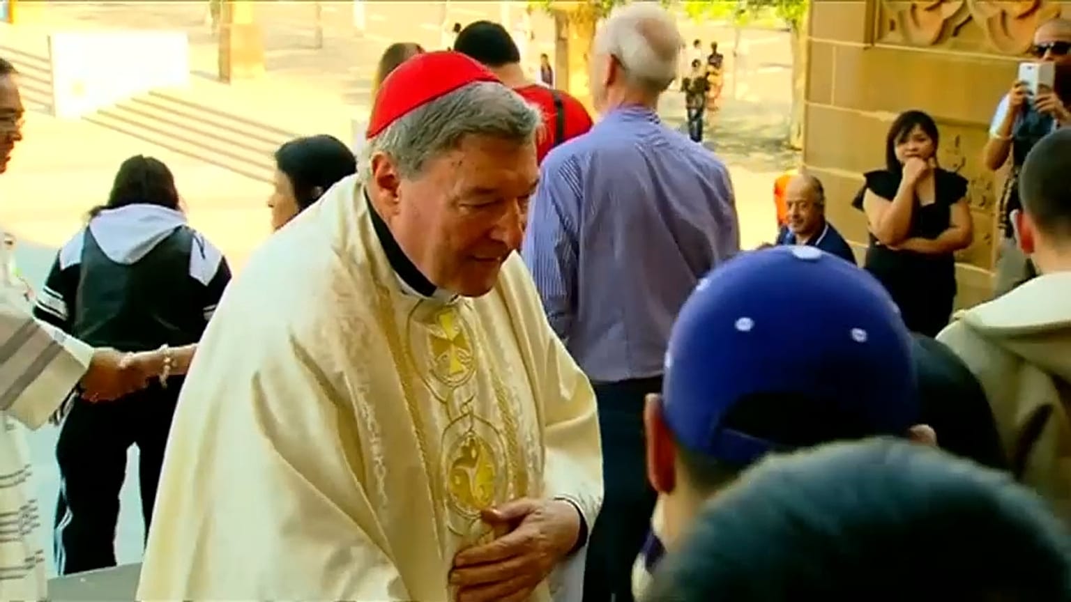 Abusi sessuali, il cardinale Pell rinviato a giudizio