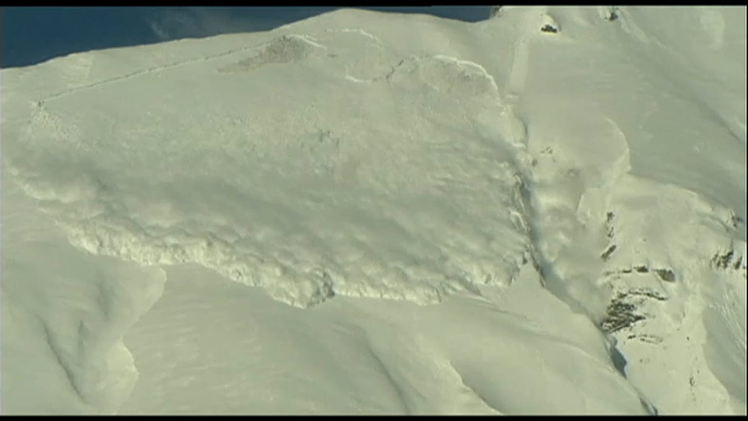 Swiss Alps: Six die in bad weather