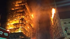 Incêndio de grandes proporções em prédio no centro de São Paulo (em atualização) 