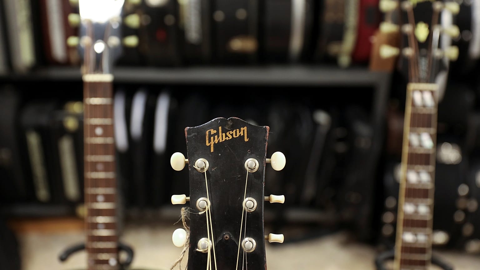 Αίτηση πτώχευσης από τις κιθάρες Gibson