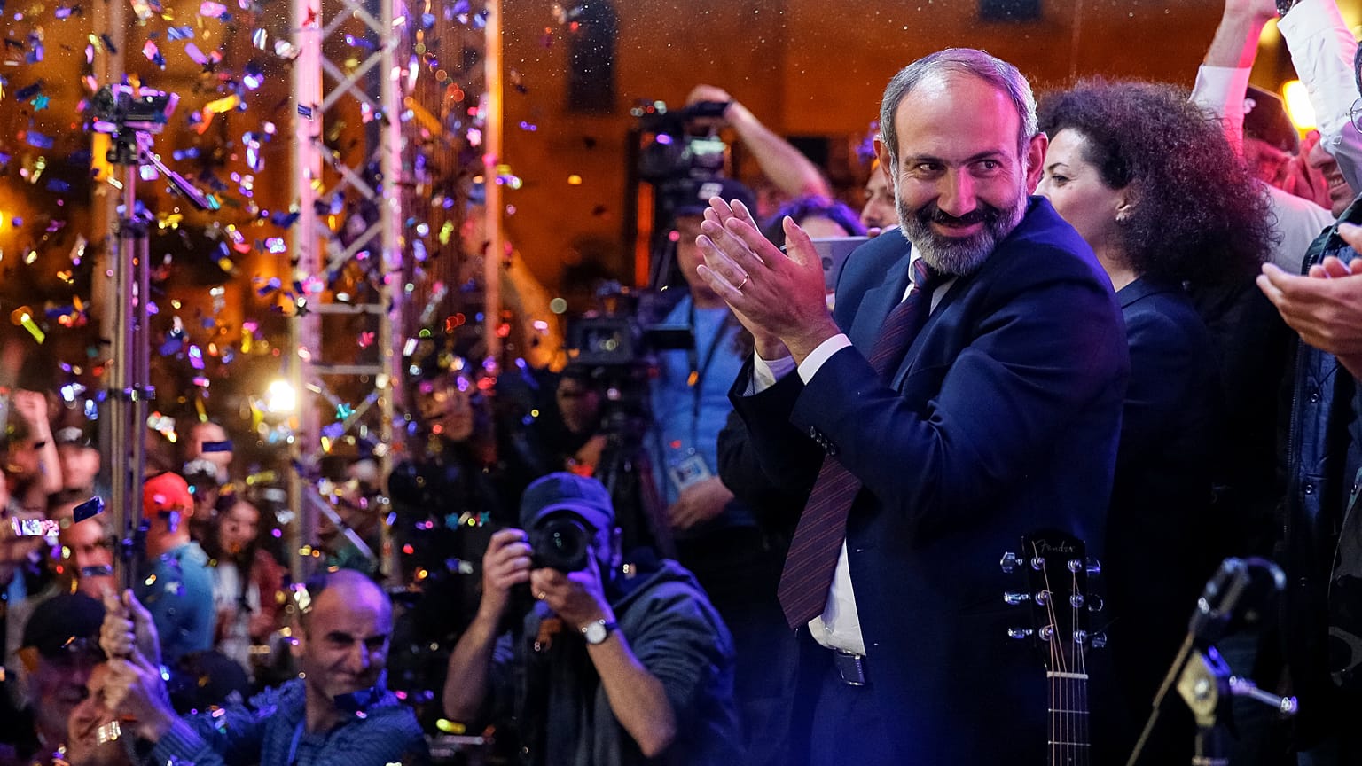 Líder da oposição da Arménia perde eleição no parlamento e regressa à contestação nas ruas