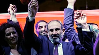 Armenia: il Parlamento boccia Pashinyan