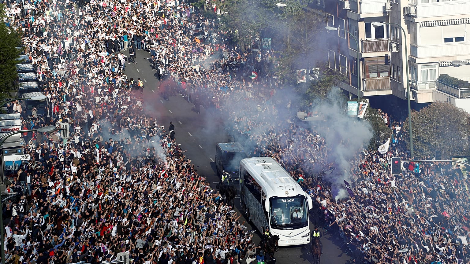 [Vídeo] Espectacular recibimiento al Real Madrid en la Champions