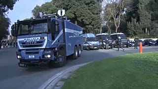 Reforço de segurança em Roma - Carros da policia