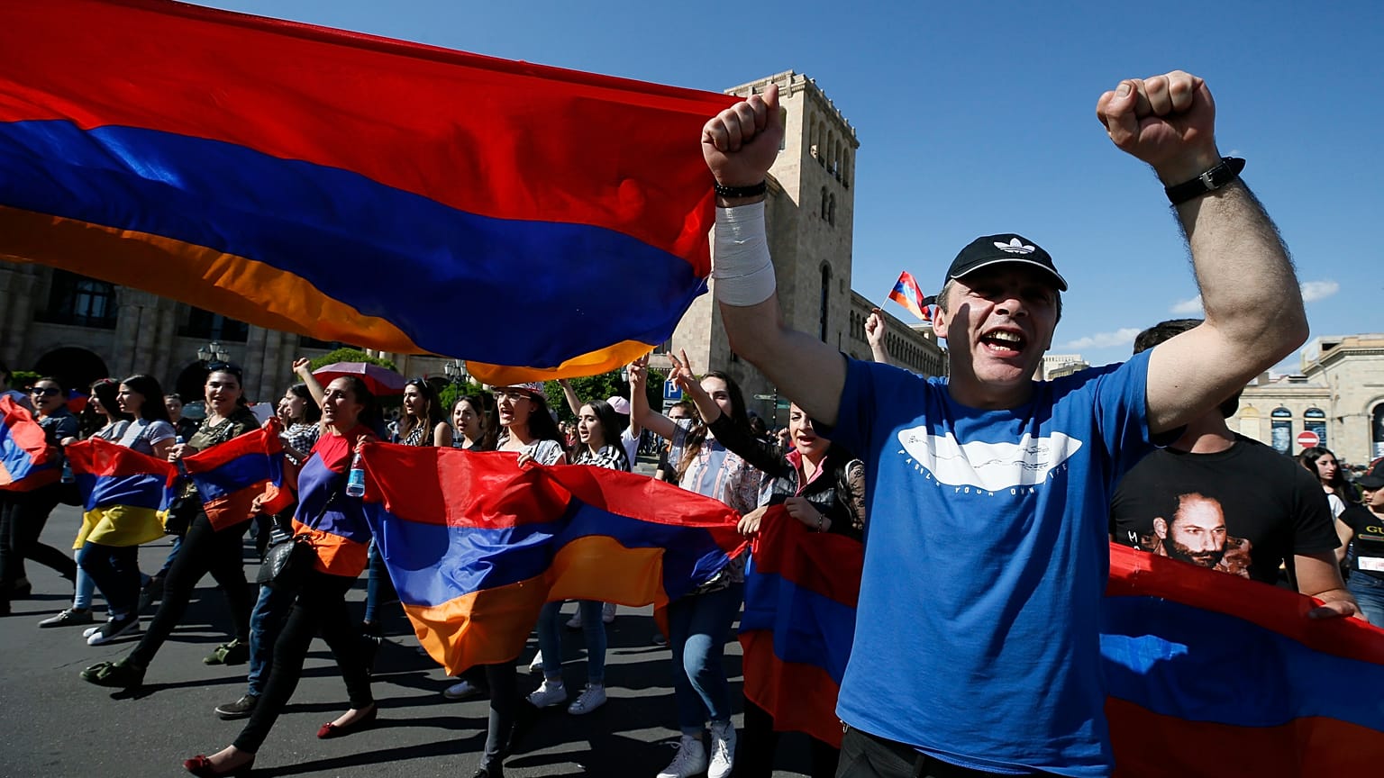 Armenia, tra i manifestanti in piazza