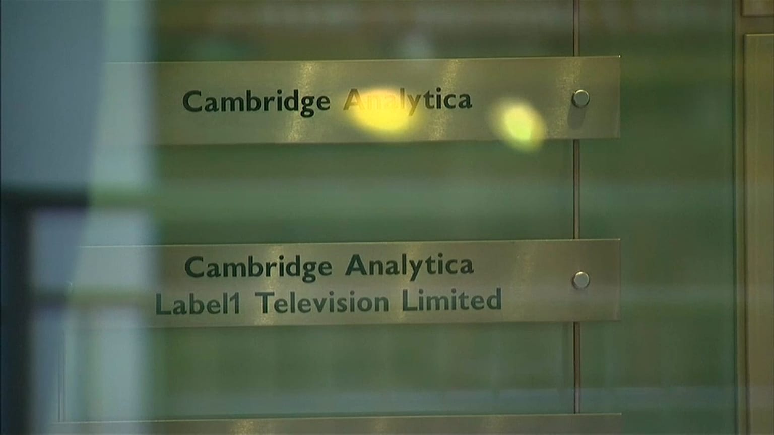 Cierra Cambridge Analytica