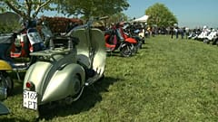 Vespa Primavera faz 50 anos e está para as curvas