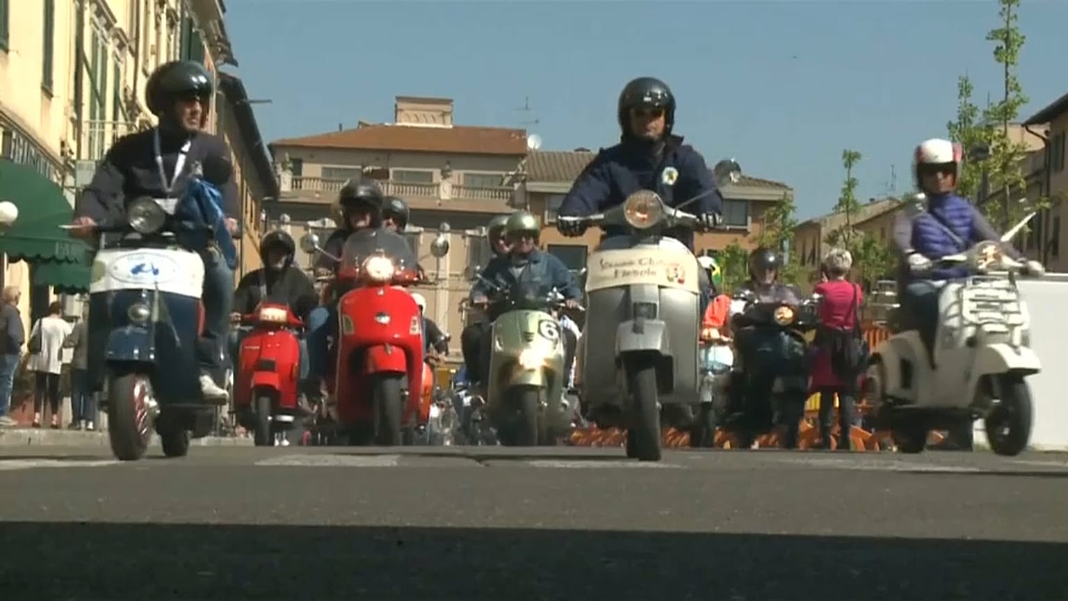 Buon 50esimo compleanno Vespa!