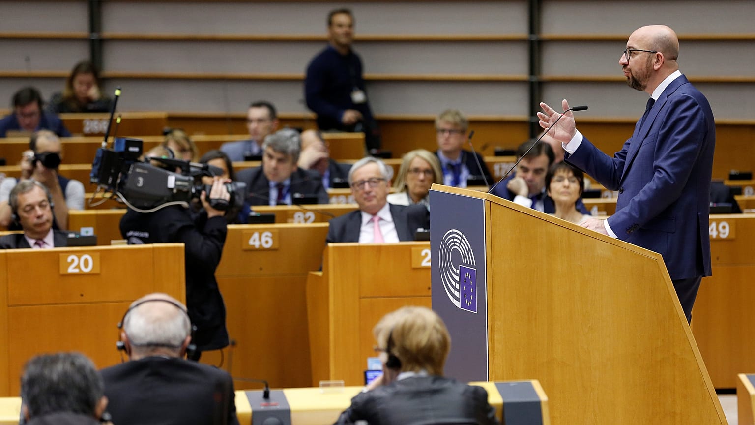 Juncker pide la nacionalidad belga para los funcionarios británicos tras el "brexit"
