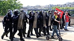 "Les cheminots sont déterminés, autant que le gouvernement français"