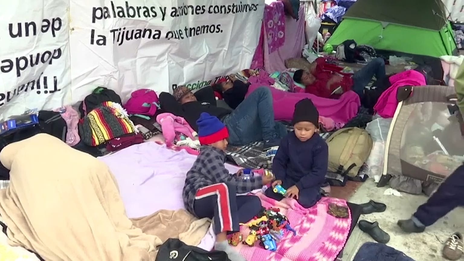 Migrantes pedem asilo nos EUA