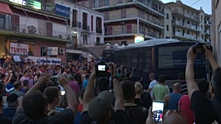 Grecia: Tsipras visita l'isola di Lesbo, proteste della popolazione