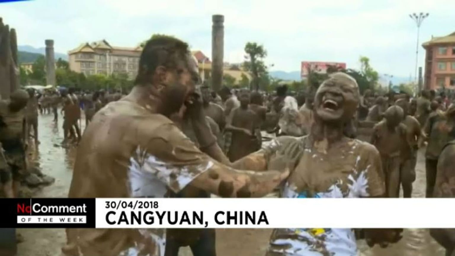 گلچین ویدئوهای بدون شرح هفته؛ از پلیکان‌های ناخوانده تا کارناوال ۱۳۰۰ ساله‌ اسب‌ها