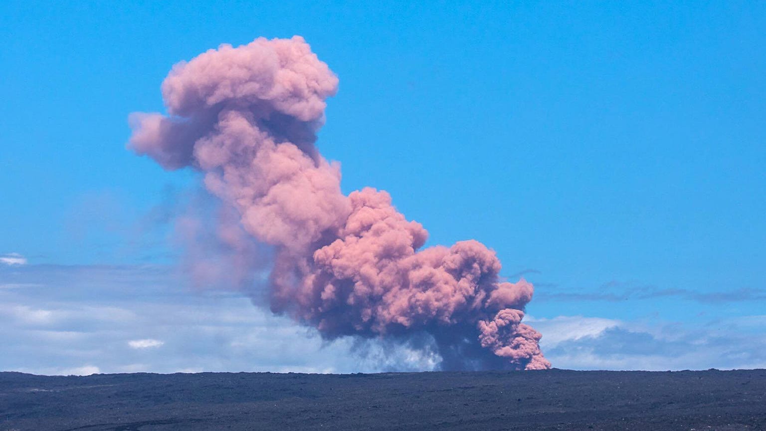 Vulcão em atividade no Hawai