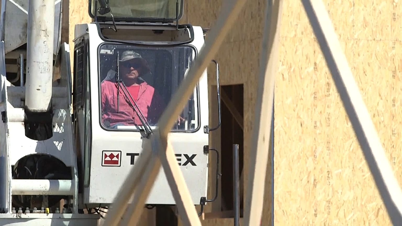 US unemployment rate at 3.9 percent, the lowest level since 2000