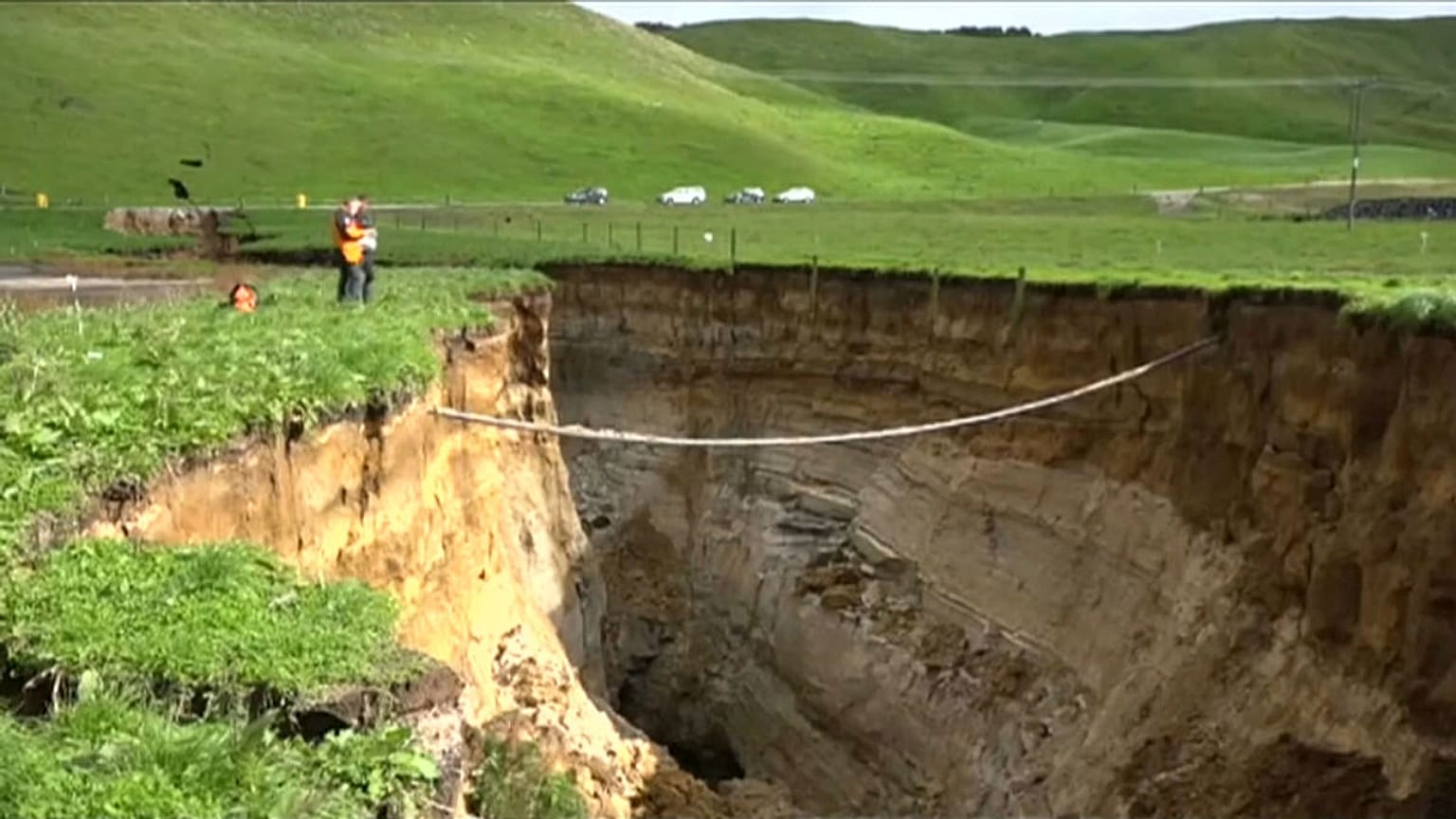 giant sinkhole New Zealand Bay of Plenty