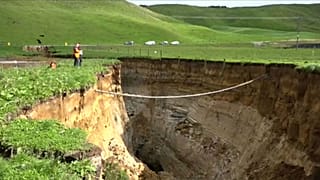 giant sinkhole New Zealand Bay of Plenty
