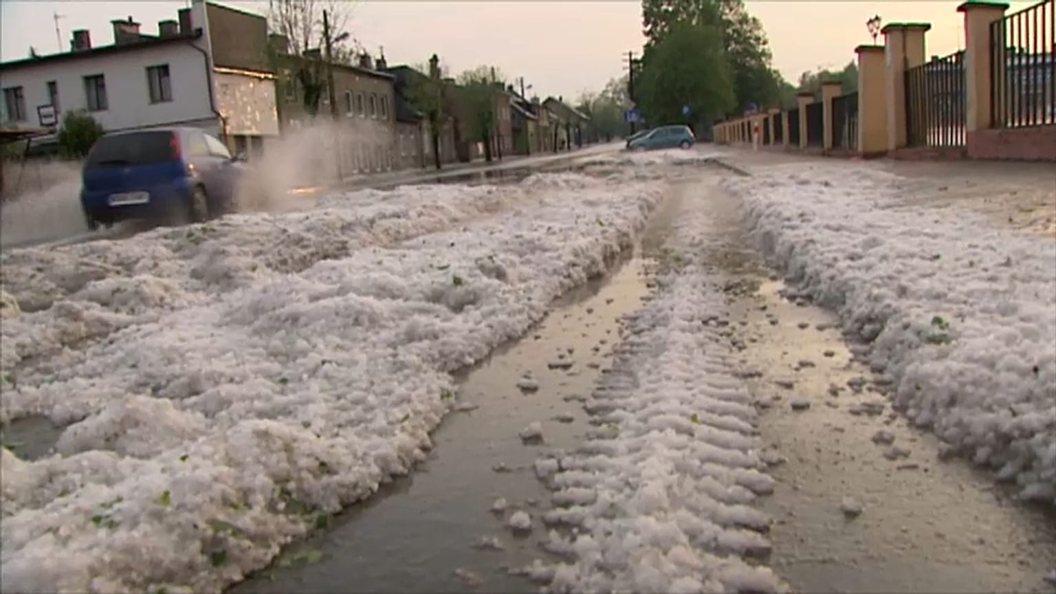 El granizo golpea el centro de Polonia