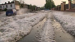 El granizo golpea el centro de Polonia