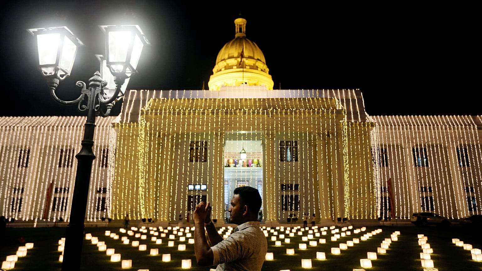Feier zur Geburt, Erleuchtung und dem Tod Buddhas in Sri Lanka, 29.04.2018