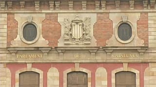 El Parlament modifica una ley para poder investir a Puigdemont a distancia