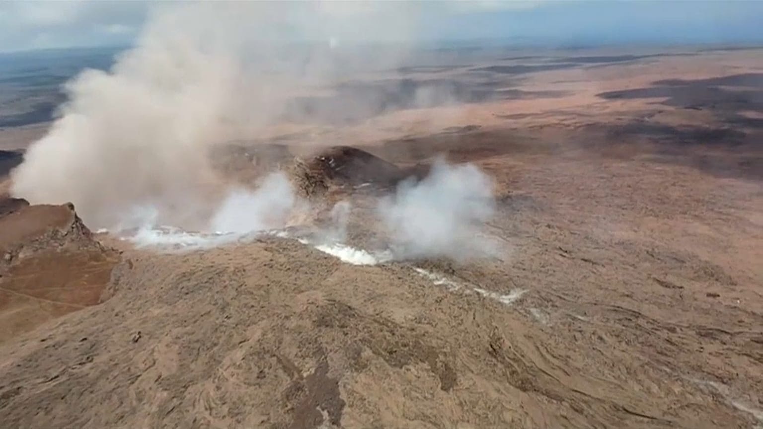 Hawaii'de Kilauea Yanardağı faaliyete geçti