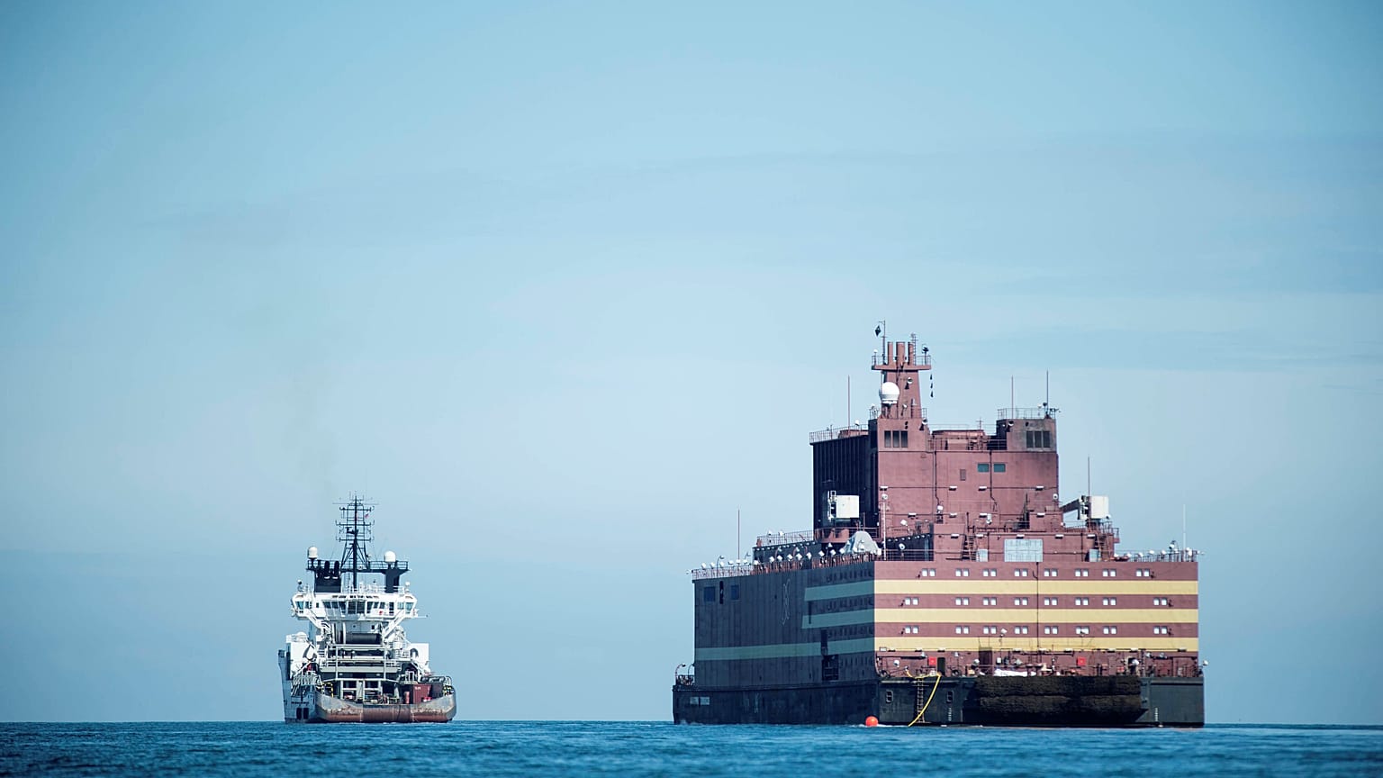 Rusia envía un "Chernóbil flotante" al Ártico, según Greenpeace