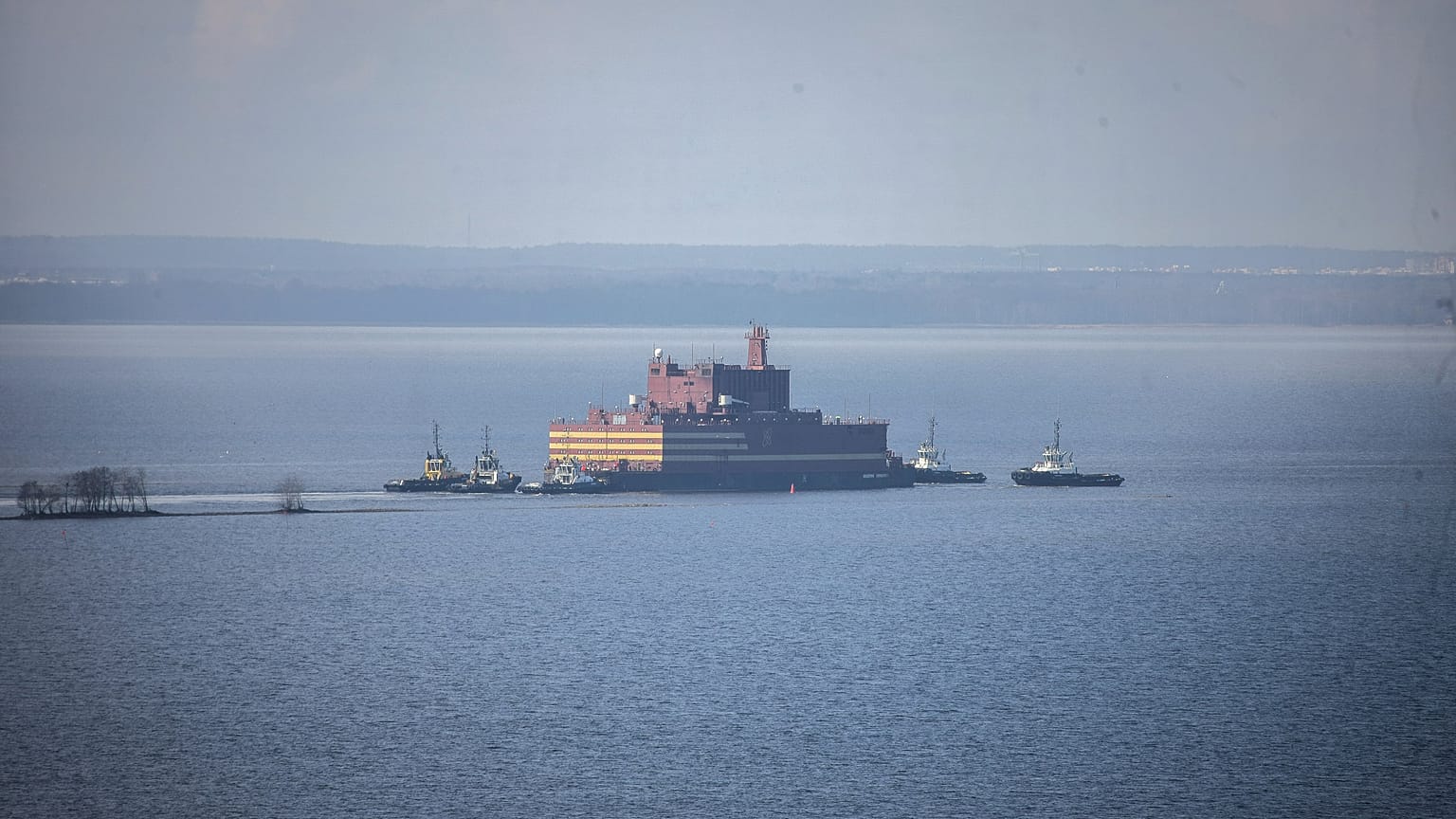 Ξεκίνησε το ταξίδι του ο πρώτος πλωτός πυρηνικός σταθμός
