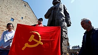 Estátua de Marx: Justa homenagem ou presente envenenado?