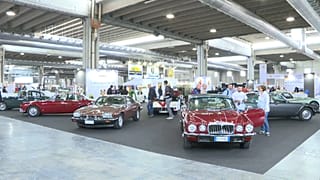 A Verona, il "luna park" per gli appassionati d'auto d'epoca